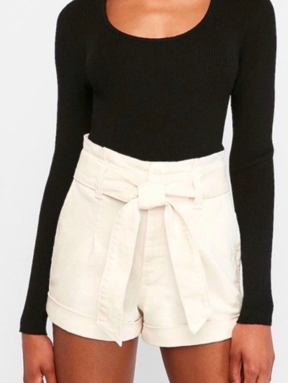 H&M NWOT Women's Cream Paperbag Waist Tie Shorts size 12